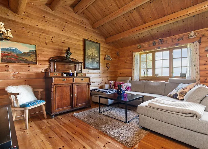 Charming Retreat By The Coast In Vakantiehuis