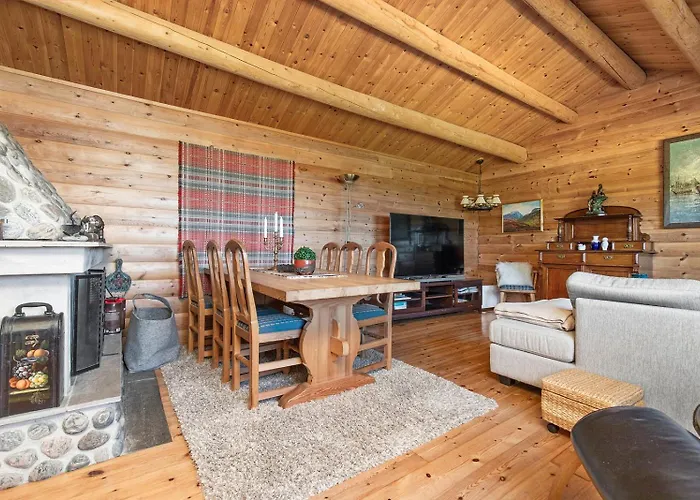 Charming Retreat By The Coast In * Misund