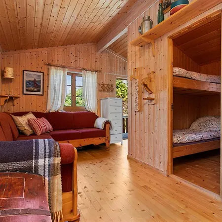 Charming Retreat By The Coast In