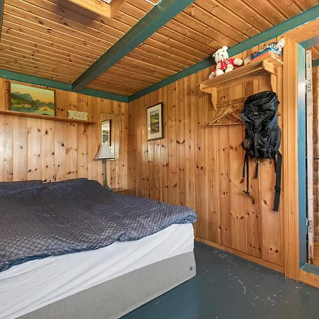 Charming Retreat By The Coast In 度假居