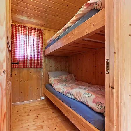 Charming Retreat By The Coast In 度假居